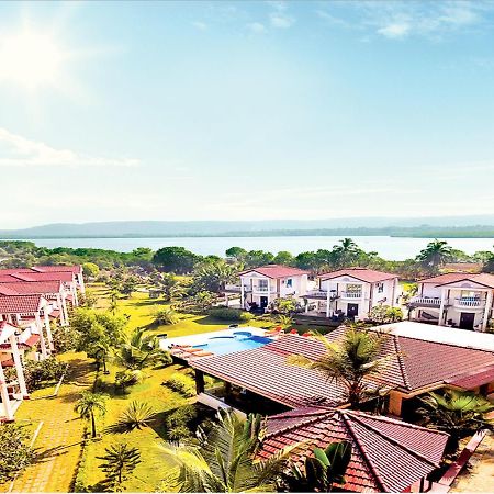 Span Suites & Villa Morjim Buitenkant foto