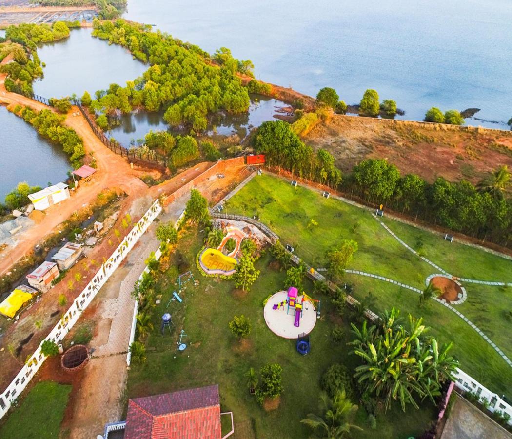 Span Suites & Villa Morjim Buitenkant foto