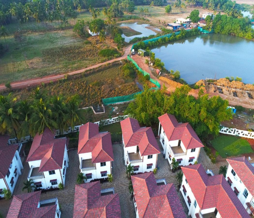 Span Suites & Villa Morjim Buitenkant foto