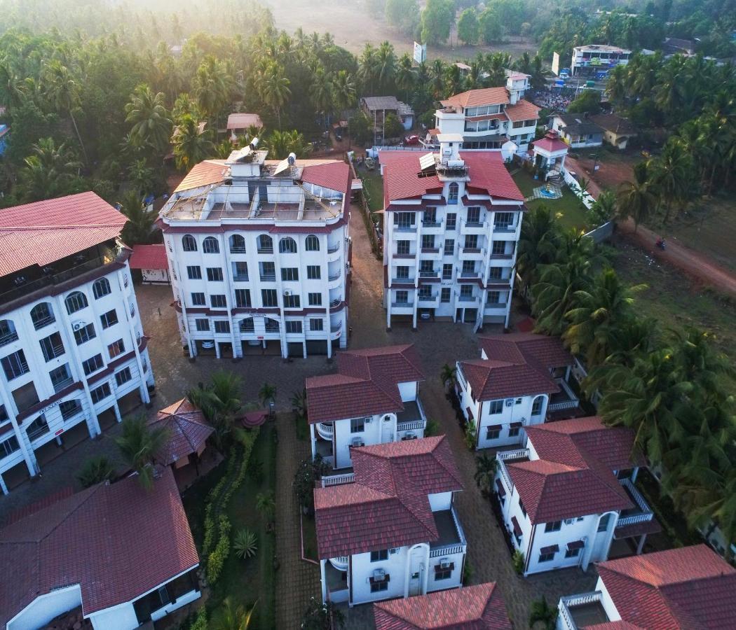 Span Suites & Villa Morjim Buitenkant foto