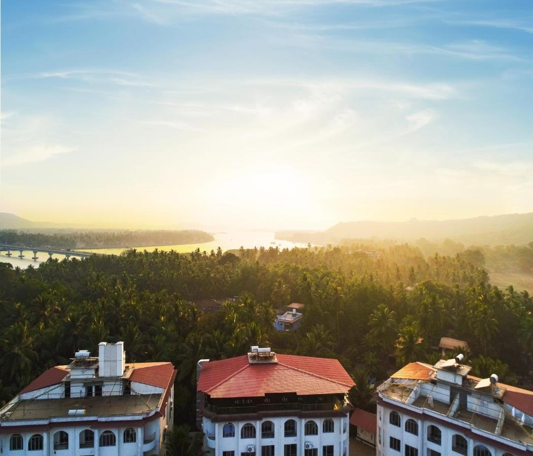 Span Suites & Villa Morjim Buitenkant foto