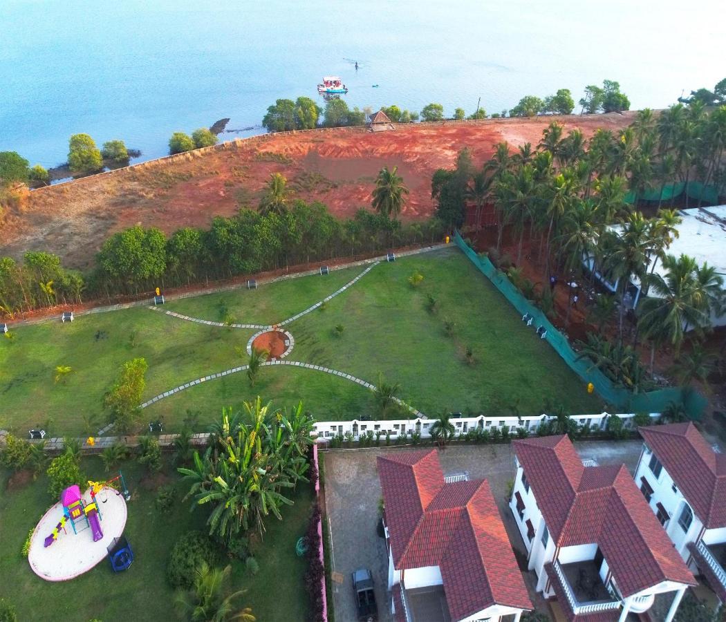 Span Suites & Villa Morjim Buitenkant foto